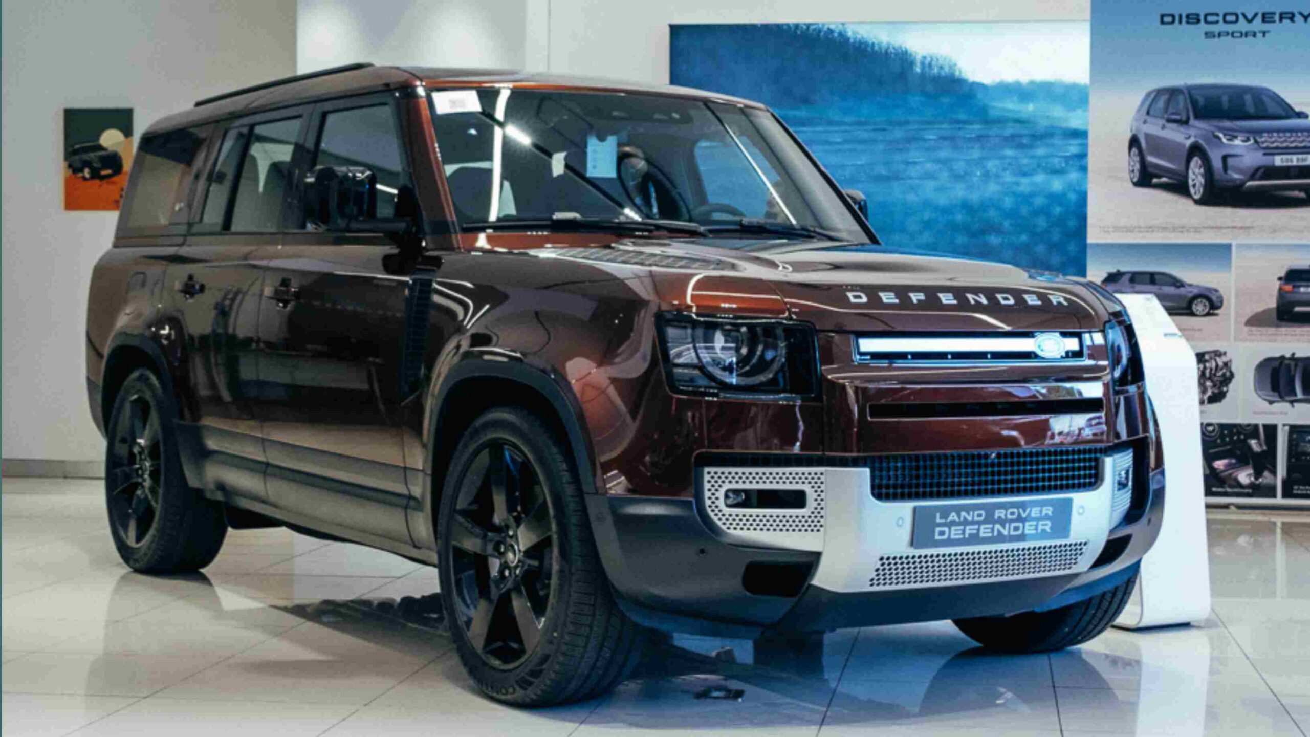8 सीटों वाली Land Rover Defender 130 भारत में लॉन्च – पूरी फैमिली के लिए परफेक्ट SUV!