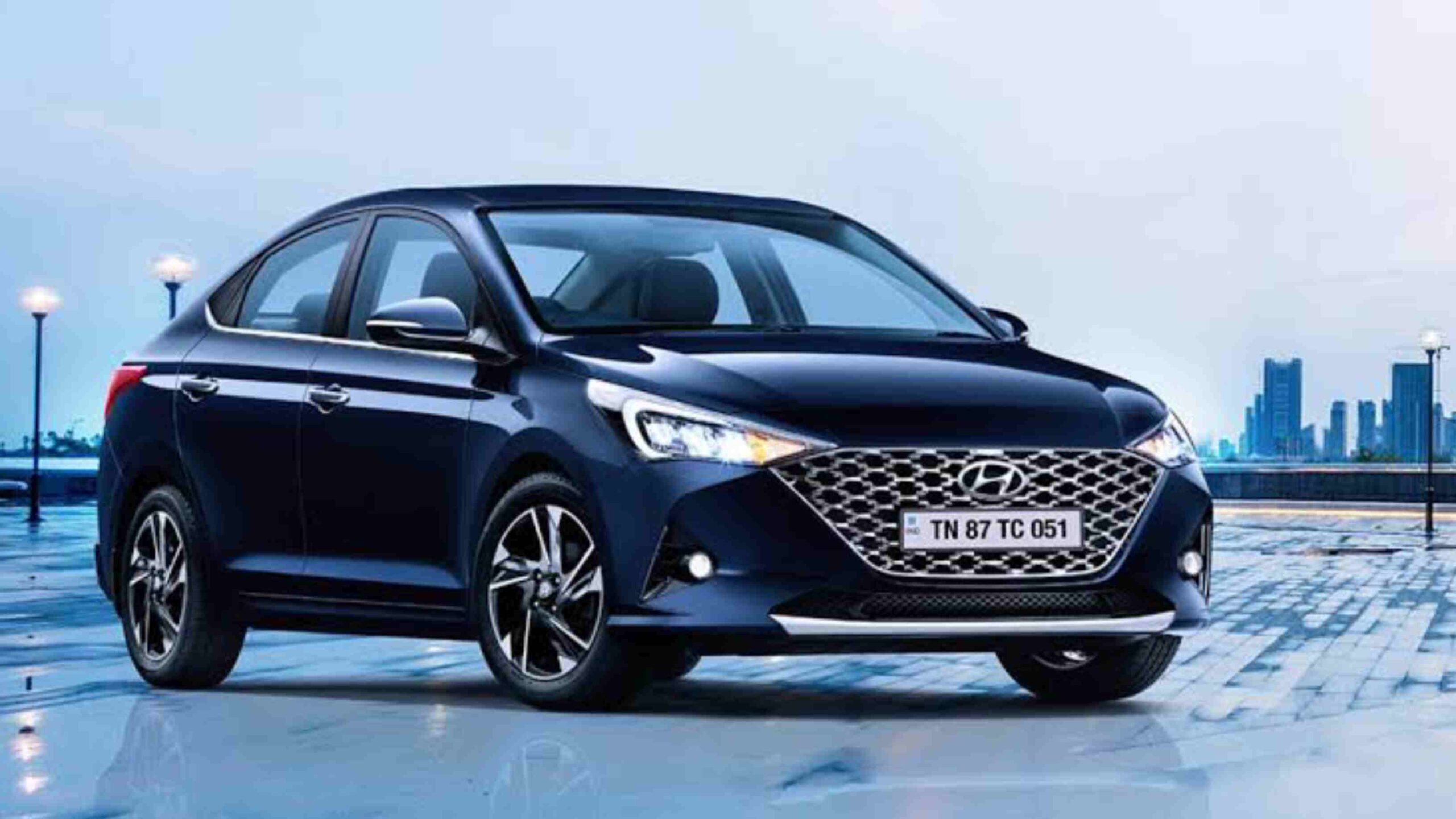 2025 में मात्र 2 लाख की डाउन पेमेंट पर घर लाएं New Hyundai Verna!