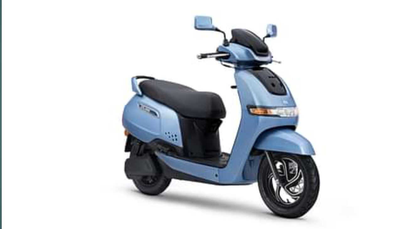 TVS iQube Electric scooter शानदार माइलेज और तगड़े फीचर्स के साथ उचित कीमत मै